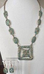 VTG VCLM Signed Victorian Hammered Statement Green & Gold Necklace & Earring Set