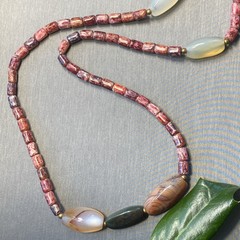 Vintage Necklace Agate Estate Jewelry Pre-Owned Hippie Beaded Boho Red Brown