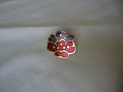 Vintage Cherry Blossom Cloisonne Purple & Red Enamel Gold Tone Scarf Clip
