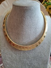 Vintage 16″ signed TRIFARI Necklace Choker Signed Brush & Satin Gold Tone