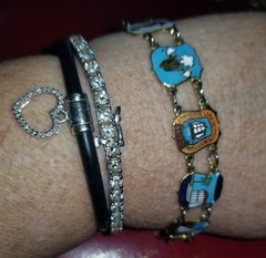 Vintage Nassau Bahamas Enamel Souvenir Tourist Link Gold Bracelet