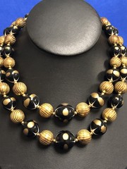VTG TRIFARI SIGNED GRADUATED TWO STRANDS BEAD BALL GOLD BLACK WHITE 17″ NECKLACE