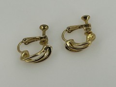 Napier Vintage Triple Hoop Clip On Earrings Gold Tone Approx 1/2″ Wide Screw