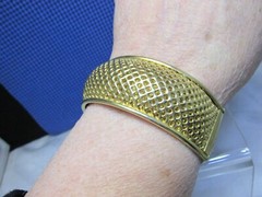 1969 Vintage Sarah Cov Cosmopolitan Mesh Bracelet Bangle Gold Plate Signed