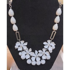 Vintage White Milk Glass Floral Necklace Enamel Cha Cha Rhinestone 16″-22.5″