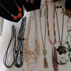 21 Pc VINTAGE Jewelry Lot 14 Necklace And Earring Sets & 6 Single Necklaces