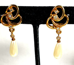 Vintage Gold Color & White Faux Pearl Dangle/Drop Clip on Earrings