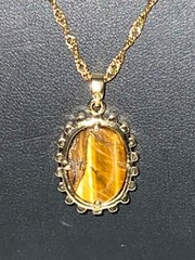 Vtg Gold-tone Double-sided Tiger’s Eye Pendant on Twisted Link Chain Necklace