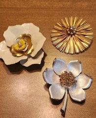 Vintage Jewelry Lot – Gold Tone And White – Brooches – Owl Necklace – Marked
