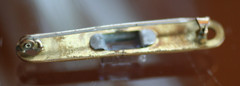 vintage:* ART DECO BLUE TOPAZ W/INSET STONES ON GOLD TONE PIN 1 7/8″ C-CLASP XCN