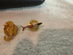 Lot of 4 Vintage Gold Tone Lapel Pins Tie Tacks Alligator Shark Scorpion Bar