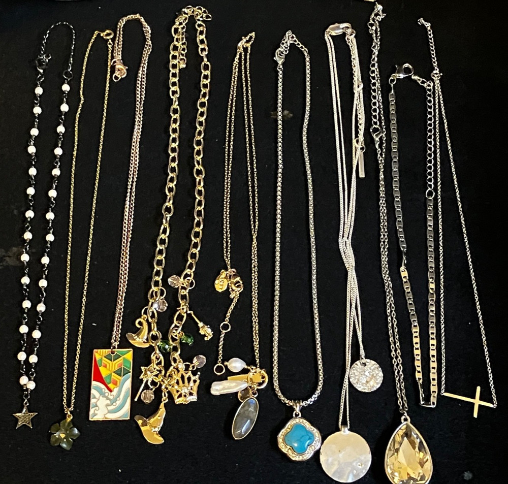Lot Of 10 Vintage to Now Dainty Pendant Necklaces Jewelry