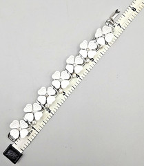 Vintage Lisner Thermoset Dogwood Flower Bracelet Gold Tone