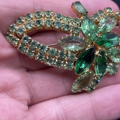 Vintage Emerald Green Rhinestone Brooch and Earrings Juliana Style GLOWS