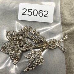 Vintage Pot Metal Brooch Silver Tone Rhinestone Flower READ
