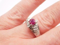 SWEET ANTIQUE 18K SOLID WHITE GOLD DIAMOND RUBY STONE RING