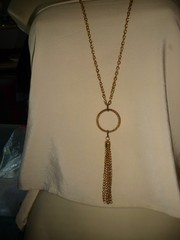 PENDANT GOLD TONE CIRCLE W CHAIN TASSEL ON CHAIN NECKLAC #16/8