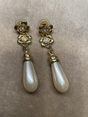 Vintage Lady Remington Faux Pearl Jewelry Set