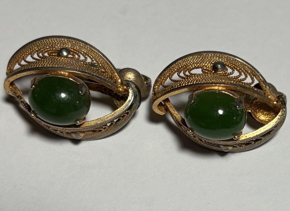 EARRINGS : Vintage Sorrento Filigree 12K Gold-filled – Green Jade – Clip-ons