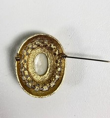 Vintage Egyptian Pin Brooch Cleopatra Crook and Flail Pharaoh Gold Tone 1.75 in