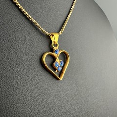 Vintage Rhinestone Heart Pendant Necklace Blue Stone Gold Tone 15″ Chain Dainty