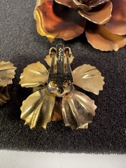 Vintage Coro Jewelry Brooch And Pair Of Clip On Earrings See Description