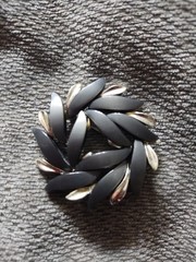 Vintage Claudette Signed Silver Tone Dark Grey Thermoset Brooch