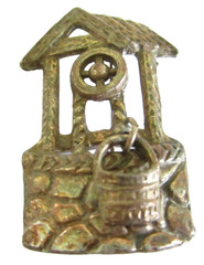 DARKENED METAL PIN VINTAGE WISHING WELL WITH DANGLE BUCKET CHARM