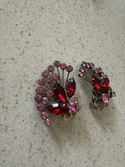 Vintage Juliana style Red Navette pink Chaton Rhinestone spray clip earrings