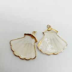 Abalone Mother Of Pearl Gold Trim Sea Shell Shape Pendant 1.5″ Lot Of 2