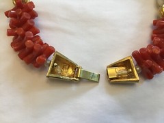 MIMI D N 1980 VTG SIM CORAL PEARL GOLD BEADED 16” FASHION NECKLACE VERY PRETTY!