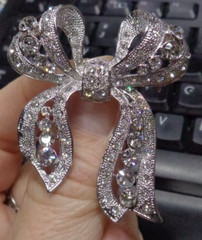 Estate Jewelry R.J. GRAZIANO Silvertone RIBBON BOW Austrian Crystals Brooch Pin