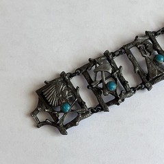 Vintage Metal Native American Motif Figural Panel Link Bracelet – Unsigned