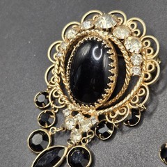 Gold Tone Black Oval Glass Brooch Pin & Matching Clip-On Earrings Jewelry Set