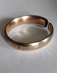 ANTIQUE VICTORIAN EDWARDIAN ART NOUVEAU GOLD FILLED HINGED BANGLE BRACELET 1908