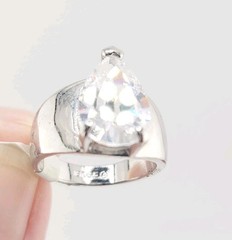 Vtg Sz 7 Ring Pear Teardrop Cubic Zirconia 18KGE White Gold Electroplate Jewelry