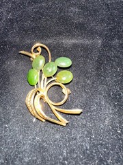 Vintage Yellow Gold Plated Filligree & Green Jade Brooch Pin, 2″ inches