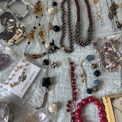 Huge Vintage Costume Jewelry Lot. $900+ Retail. Too For Pictures-107 Pieces