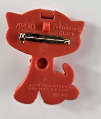 Vintage 70’s Avon Fragrance Glace Pin Pal Blue & Red Calico Cat NEW w/Box