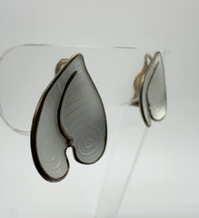 VTG Einar Modahl Norway Sterling White Enamel Leaf Clip-On Earrings 6.7g #y41