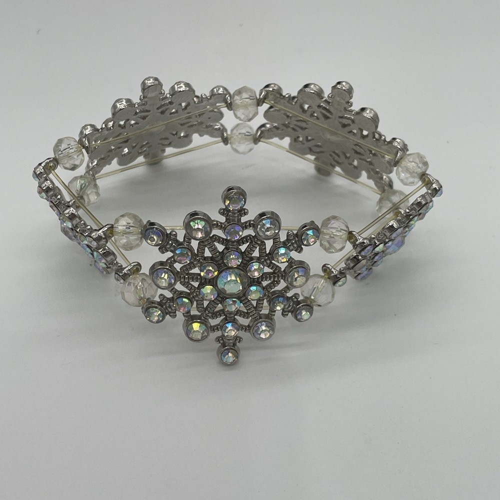 Vintage Silver Tone Snowflake Shaped Stretch Bracelet With Iridescent Gemstones