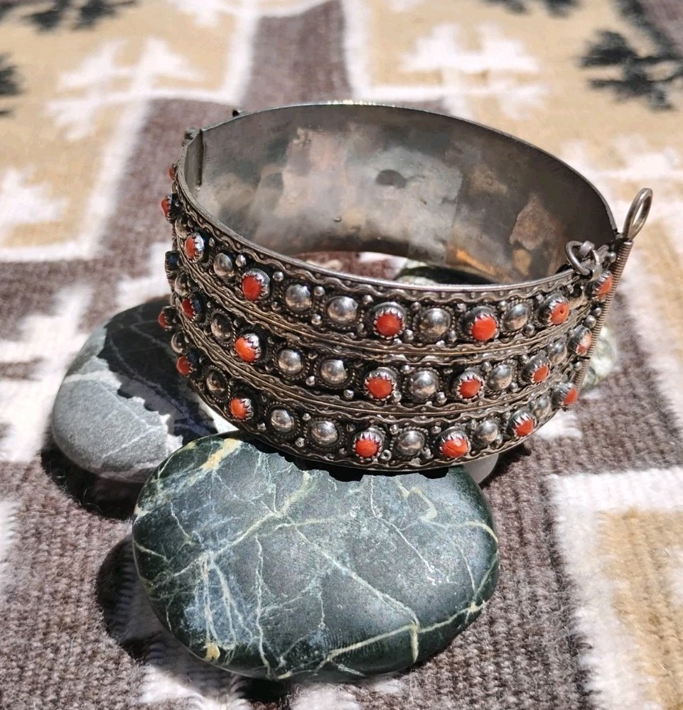 Vintage Tibetan/Himalayan Silver Alloy Coral Hinged Bangle Bracelet-68.2g-8.1″