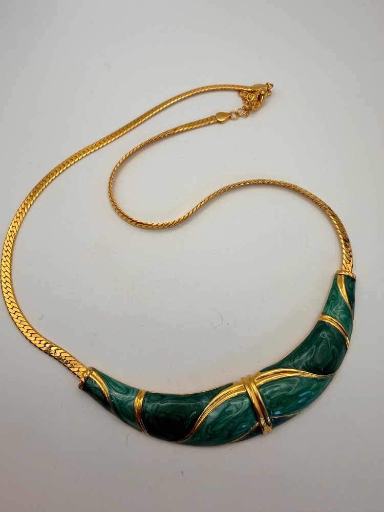 Vintage Lady Remington Green Faux Malachite Enamel Necklace Gold Tone Herringbon