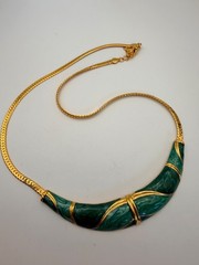 Vintage Lady Remington Green Faux Malachite Enamel Necklace Gold Tone Herringbon