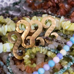 Raw Brass Swirl or S Pendant Drop 41x21mm (4) mtl210