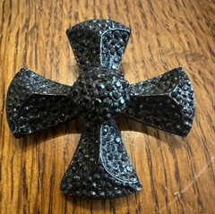 VINTAGE BLACK JET CROSS RHINESTONE PIN/BROOCH