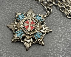 Vintage Silver Tone Maltese Cross Star Medal Pendant Necklace Red Blue Enamel