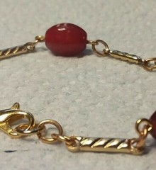 MaryBee Jewelry: 7 1/2″ Gold Tone Stone Carnelian? Bracelet 01-01-2021 (B)