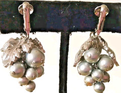 Vtg Clip Earrings Grapes Dangle Beaded Cluster Grey Gun Metal Wine Lrg Engraved
