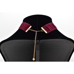 Vintage Cameo Choker Necklace Pendant Burgundy Ribbon Fabric Gold NOS 1990s A23
